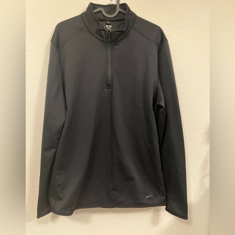 Oakley men’s  1/4 zip-up shirt & 🎁👔